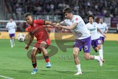 3. Liga; FC Ingolstadt 04 - Erzgebirge Aue; Zweikampf Kampf um den Ball Marcel Costly (22, FCI) Zobel Tristan (25 Aue)