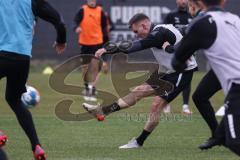 2.BL; FC Ingolstadt 04 - Trainingsstart nach Winterpause, Neuzugänge, Florian Pick (FCI)Torschuß