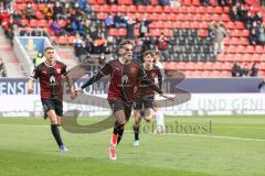 2.BL; FC Ingolstadt 04 - FC ST. Pauli; Tor Jubel Treffer Dennis Eckert Ayensa (7, FCI) mit Merlin Röhl (34, FCI) Nikola Stevanovic (15, FCI)