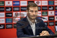 2.BL; FC Ingolstadt 04 - Dietmar Beiersdorfer, neuer Geschäftsführers Sport und Kommunikation, Pressekonferenz, Pressesprecher Felix Gärtner (FCI)