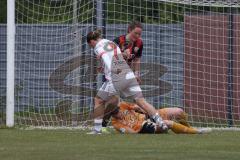 2. Bundesliga Frauen - Saison 2025/26 - FC Ingolstadt 04 Frauen - FCB München II - Ina Timmermann (Nr.15 - FC Ingolstadt Frauen I) - Torwart Anna-Lena Daum (Nr.22 - FC Ingolstadt Frauen I) - Terakaj Elira rot FCB  - Foto: Meyer Jürgen