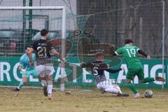 Bezirksliga - Saison 2024/25 - FC Gerolfing - FC Fatih Ingolstadt - Torwart Marco Ernhofer (Nr.22 - FC Fatih) - David Simm (Nr.19 - FC Gerolfing) - Dardan Berisha (Nr.5 - FC Fatih) - Marko Miskovic (Nr.21 - FC Fatih) - XXXXX - Foto: Meyer Jürgen