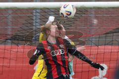 2. Bundesliga Frauen - Saison 2025/26 - FC Ingolstadt 04 Frauen - SG Andernach - Nina Penzkofer (Nr.29 - FC Ingolstadt Frauen I) - Bläser Elena TW Andernach - Foto: Meyer Jürgen