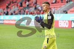 DFB Pokal; FC Ingolstadt 04 - Erzgebirge Aue; Ehrenrunde, das Team bedankt sich bei den Fans, Torwart Fabijan Buntic (24, FCI)