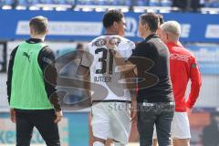 3. Liga; SV Meppen - FC Ingolstadt 04; Sieg Jubel Freude, Spiel ist aus. Spieler bedanken sich bei den Fans, Cheftrainer Michael Köllner (FCI) mit Justin Butler (31, FCI)