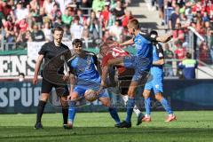 2.BL; Hannover 96 - FC Ingolstadt 04; Filip Bilbija (35, FCI) Thomas Keller (27, FCI) Philipp Ochs (20 Hannover) Zweikampf Kampf um den Ball