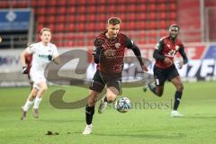 3. Liga; FC Ingolstadt 04 - Erzgebirge Aue; Sprint zum Tor Julian Kügel (31, FCI) Daouda Beleme (9, FCI)