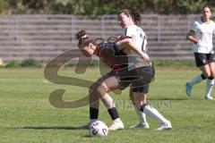 2. Bundesliga Frauen - Saison 2025/26 - FC Ingolstadt 04 Frauen - Borussia Mönchengladbach - Emma Kusch (Nr.9 - FC Ingolstadt Frauen I) - Bartsch Kristina weiss M`Gladbach - Foto: Meyer Jürgen