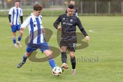 Kreisliga - Saison 2025/26- SV Karlshuld - SV Menning - Marcel Hubner schwarz Menning  - Yannik Werle weiss Karlskron - Foto: Meyer Jürgen