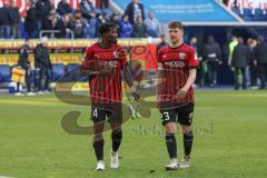 3. Liga; MSV Duisburg - FC Ingolstadt 04; Sieg Jubel Freude Spieler bedanken sich bei den Fans. Hans Nunoo Sarpei (18 FCI) Denis Linsmayer (23, FCI)