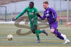 Testspiel - Fußball - SV Manching - VFR Neuburg/Donau  - Ousseynou Tamba (#10 Manching) - Rutkowski Sebastian lila Neuburg - Foto: Jürgen Meyer