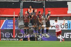 3. Liga; FC Ingolstadt 04 - SSV Jahn Regensburg; Freistoß Viet Christian (10 SSV) David Kopacz (29, FCI) Tobias Schröck (21, FCI) Lukas Fröde (34, FCI) Benjamin Kanuric (8, FCI) unten Pascal Testroet (37, FCI)