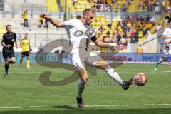 2.BL; Dynamo Dresden - FC Ingolstadt 04, Maximilian Beister (11, FCI)