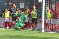 3. Liga - Saison 2025/26 - Energie Cottbus - FC Ingolstadt 04  - Der 1:1 Ausgleichstreffer durch Carlsen Frederic Bennedsgaard (Nr.8 - FC Ingolstadt 04) - jubel -  - Torwart Alexander Sebald (Nr.1 - FC Energie Cottbus) - Foto: Meyer Jürgen