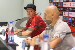 2. Fußball-Liga - Pressekonferenz - Vorstellung Cheftrainer Roberto Pätzold und Manager Profifußball Malte Metzelder - Saison 2021/2022 - FC Ingolstadt 04 - Cheftrainer FCI Roberto Pätzold links - Geschäftsführer FCI Manuel Sternisa - Foto: Meyer Jürgen