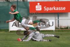 Kreisliga - Saison 2023/24 - Türkisch SV Ing - FC Gerolfing -  - Lukas Achhammer grün Gerolfing wird gefoult von Alberto Rodriguez Pena Torwart Türkisch und es gibt Elfmeter - XXXXX - Foto: Meyer Jürgen