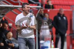 3. Liga; FC Ingolstadt 04 - Borussia Dortmund II; an der Seitenlinie, Spielerbank Cheftrainer Michael Köllner (FCI)