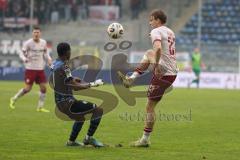3. Liga - Saison 2025/26 - Waldhof Mannheim  -  FC Ingolstadt 04 - Jasper Maljojoki (Nr.23 - FC Ingolstadt 04) - Emmanuel Iwe (Nr.14 - Waldhof Mannheim) - Foto: Meyer Jürgen