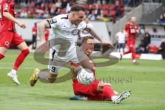 3. Liga; FC Viktoria Köln - FC Ingolstadt 04; Patrick Schmidt (9, FCI) wird gefoult Michael Schultz (3 Köln)