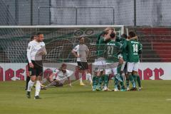 3. Liga - VfB Lübeck - FC Ingolstadt 04 - Tor 1:0 Lübeck, Jubel, hängende Köpfe bei Ingolstadt, Björn Paulsen (4, FCI) Fatih Kaya (9, FCI) Jonatan Kotzke (25 FCI)