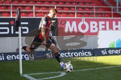 3. Liga - Saison 2024/25 - FC Ingolstadt 04 - SV Wehen Wiesbaden - Gustav Christensen (Nr.24 - FCI) beim Eckball - XXXXX - Foto: Meyer Jürgen