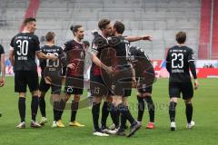 2.BL; FC Ingolstadt 04 - Hannover 96; Tor Jubel Treffer Ausgleich 1:1, Marcel Gaus (19, FCI) mit Nils Roeseler (13, FCI) Maximilian Beister (11, FCI) Rico Preißinger (6, FCI) Stefan Kutschke (30, FCI) Christian Gebauer (22, FCI) Jan Hendrik Marx (26, FCI)