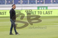 3. Liga - MSV Duisburg - FC Ingolstadt 04 - Cheftrainer Tomas Oral (FCI) nachdenklich auf dem Platz