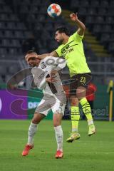 DFB Pokal; Borussia Dortmund - FC Ingolstadt 04; Fatih Kaya (9, FCI) Can Emre (23 BVB) berührt mit der Hand Foul