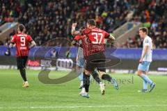 3. Liga; FC Ingolstadt 04 - TSV 1860 München; Tor Jubel Treffer Anschlusstreffer, Pascal Testroet (37, FCI) holt den Ball aus dem Tor