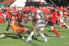 Toto Pokal - Saison 2022/2023 - SpVgg Heßdorf - FC Ingolstadt 04 - Torwart Sebastian Heinlein (Nr.1 - SpVgg Hessdorf) - Röhl Merlin (Nr.34 - FCI) - Foto: Meyer Jürgen