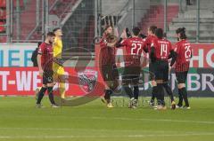 3. Liga - FC Ingolstadt 04 - Hallescher FC - Abklatschen vor dem Spiel, Jubel, Michael Heinloth (17, FCI) Torwart Fabijan Buntic (24, FCI) Björn Paulsen (4, FCI) Thomas Keller (27, FCI) Filip Bilbija (35, FCI) Caniggia Ginola Elva (14, FCI) Jonatan Kotzke