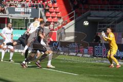 3. Liga - Saison 2024/25 - FC Ingolstadt 04 - SV Wehen Wiesbaden - Der 1:0 Führungstreffer durch Pascal Testroet (Nr.37 - FCI) - jubel - Torwart Arthur Lyska (Nr.1 - SV Wehen Wiesbaden) - XXXXX - Foto: Meyer Jürgen
