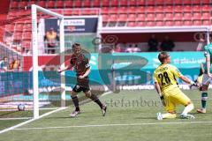 3. Liga; FC Ingolstadt 04 - VfB Lübeck; Tor Jubel Treffer Moritz Seiffert (23, FCI) Torwart Didzilatis Gavin (28 VfB)