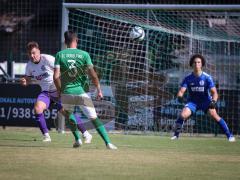 Freundschaftsspiel - FC Gerolfing - VFR Neuburg - Der 2:0 Treffer durch einen Heber von Christian Träsch (Nr.3 - FC Gerolfing) - jubel - Torwart Nemanja Krivosija (Nr.41 - VFR Neuburg) - XXXXX - Foto: Meyer Jürgen