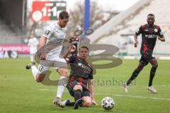 3. Liga - SV Wehen Wiesbaden - FC Ingolstadt 04 - Michael Heinloth (17, FCI) Florian Carstens (17 SVW) Zweikampf