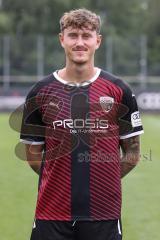 3. Liga; FC Ingolstadt 04 - Trainingsauftakt, Neuzugang Calvin Brackelmann (17, FCI)