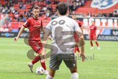3. Liga; FC Ingolstadt 04 - SSV Jahn Regensburg; Max Besuschkow (17, FCI) Oliveira Nicolas (25 SSV)