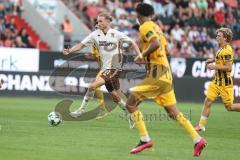 3. Liga; FC Ingolstadt 04 - Alemannia Aachen; Vinko Šapina (41, FCI) Zweikampf Kampf um den Ball Joel da Silva Kiala (37 AA)