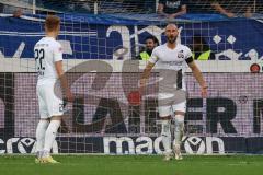 2.BL; Karlsruher SC - FC Ingolstadt 04; Nico Antonitsch (5, FCI) schreit zu den Mitspielern Christian Gebauer (22, FCI)