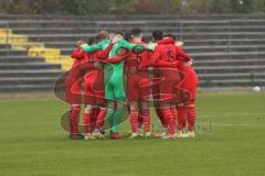 Bayernliga Süd - Saison 2021/2022 - FC Ingolstadt 04 II - TSV 1860 München II - Die Mannschaft bildet einen Kreis vor dem Spiel - Foto: Meyer Jürgen