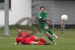 Kreisklasse - Saison 2025/26- TSV Pförring - SV Karlshuld-  - Pascal Sladkowski grün Karlshuld - Elias Heiß rot Pförring - Foto: Meyer Jürgen