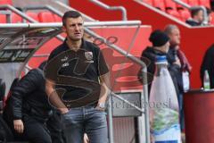 3. Liga; FC Ingolstadt 04 - 
VfB Oldenburg; skeptisch, Cheftrainer Michael Köllner (FCI) an der Seitenlinie, Spielerbank