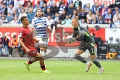 3. Liga; MSV Duisburg - FC Ingolstadt 04; Torchance verpasst Marcel Costly (22, FCI) Torwart Braune Maximilian (1 MSV) Bitter Joshua (29 MSV)