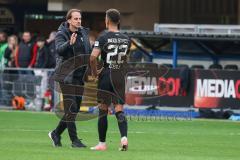 3. Liga; SC Verl - FC Ingolstadt 04; Niederlage, hängende Köpfe Marcel Costly (22, FCI) mit Cheftrainer Rüdiger Rehm (FCI)