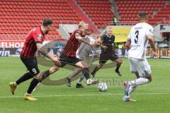 3. Liga; FC Ingolstadt 04 - 
VfB Oldenburg; Zweikampf Kampf um den Ball Tobias Bech (11, FCI) Patrick Schmidt (9, FCI) Plautz Justin (31 VfB) Appiah Marcel (3 VfB)