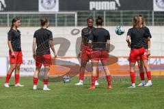 DFB - Pokal Frauen 1. Runde - Saison 2023/2024 - FC Ingolstadt 04 - FC Carl Zeiss Jena - Die Spielerinnen beim warm machen - -  Foto: Meyer Jürgen