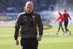 2.BL; Holstein Kiel - FC Ingolstadt 04 - Co-Trainer Mike Krannich (FCI) schreit Warmup