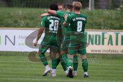 Bezirksliga - Saison 2023/2024 - SV Manching  - SpVgg Kammerberg - Der 1:0 Führungstreffer durch Fabian Neumayer (Nr.9 - SV Manching) -  jubel - Abou-Khalil Abdel (Nr.20 - SV Manching) - Reiner Meisinger (Nr.8 - SV Manching) -  - Foto: Meyer Jürgen
