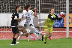 2. Fußball-Liga - Frauen - Saison 2023/2024 - Freundschaftsspiel - FC Ingolstadt 04 - SCR Altach - Franziska Meier Torwart FCI - Selina Albrecht weiss #16 Altach - Foto: Meyer Jürgen