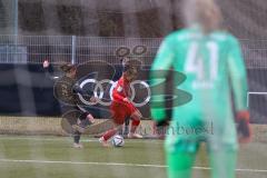 2. Frauen-Bundesliga - Saison 2021/2022 - FC Ingolstadt 04 - FC Bayern München II - Maier Ramona (#18 FCI) - Schuster Amelie schwarz München - Guha Valerie Torwart München - Foto: Meyer Jürgen